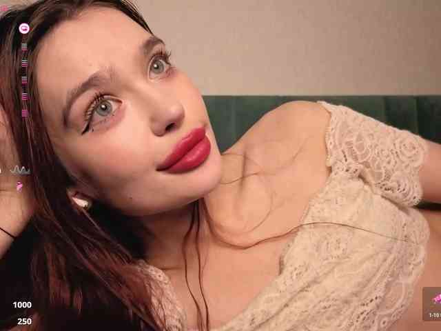 PrettyLilie webcam