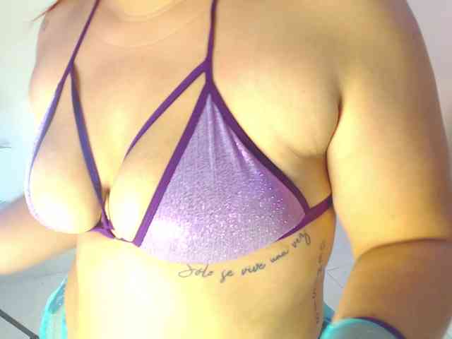 JoyceWatson webcam