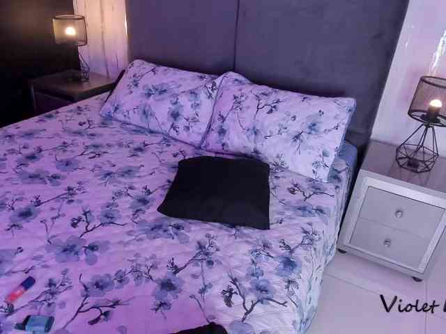 VioletMonet webcam