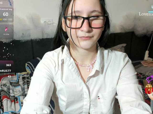 Christina-5's BongaCams show and profile