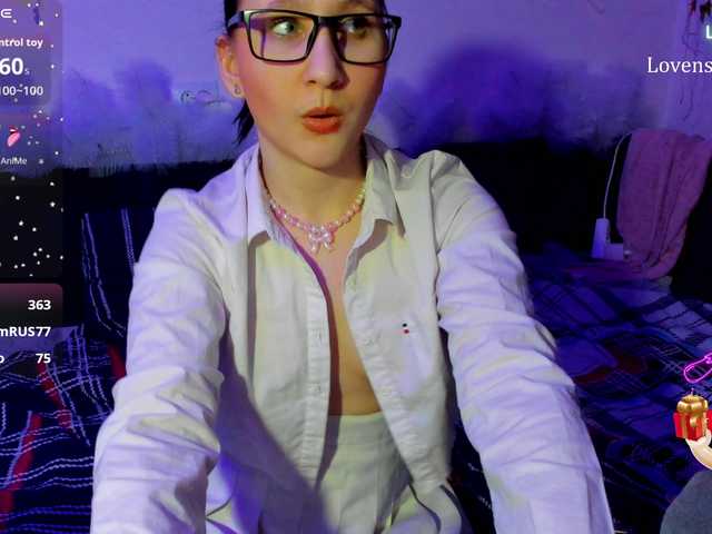 Christina-5's BongaCams show and profile