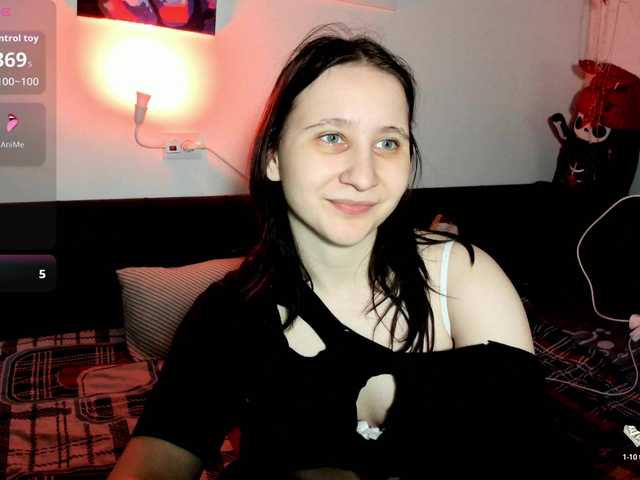 Christina-5's BongaCams show and profile