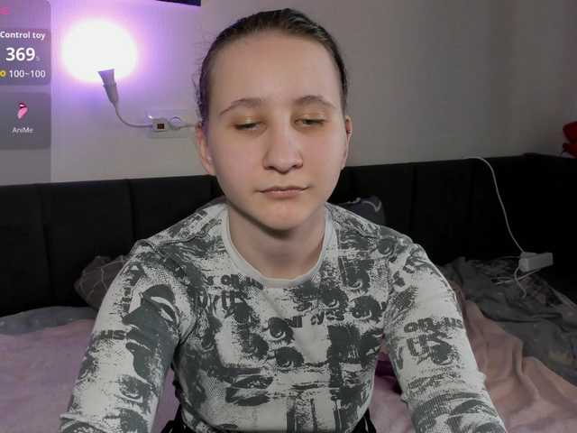 Christina-5's BongaCams show and profile