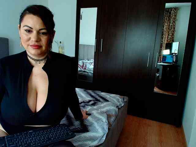 Vixenvibesx bongacams