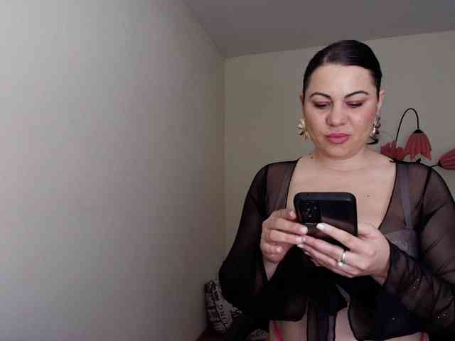 Vixenvibesx Live Webcam on BongaCams