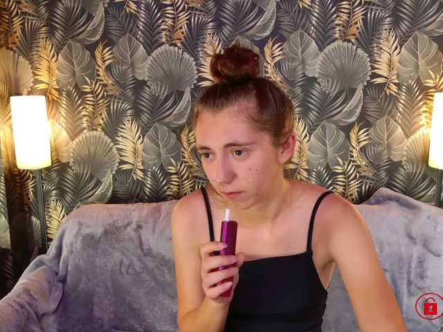 CharmingLIA on BongaCams