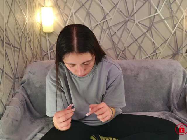 CharmingLIA's BongaCams show and profile