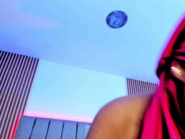 naishaa1 webcam