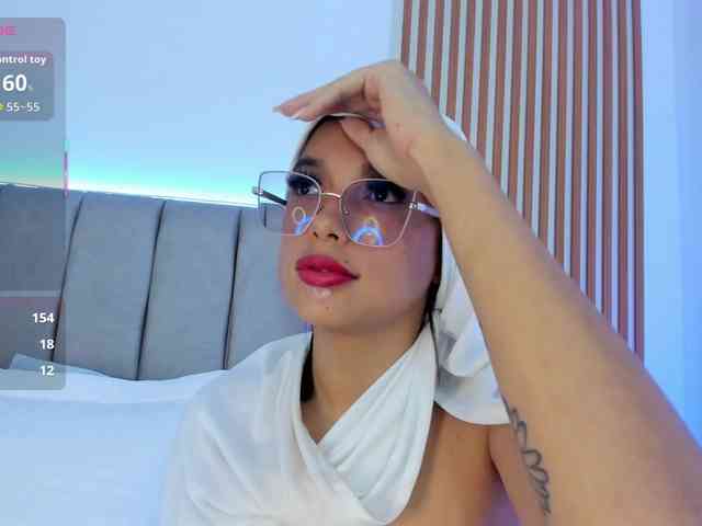 naishaa1 webcam