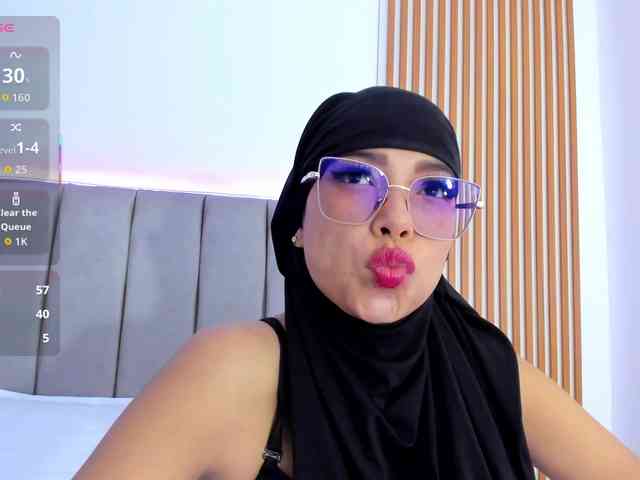 naishaa1 webcam