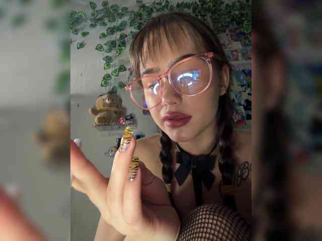 Bamb1-boobs webcam