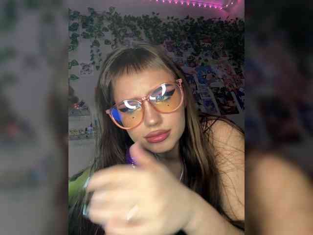 Bamb1-boobs webcam