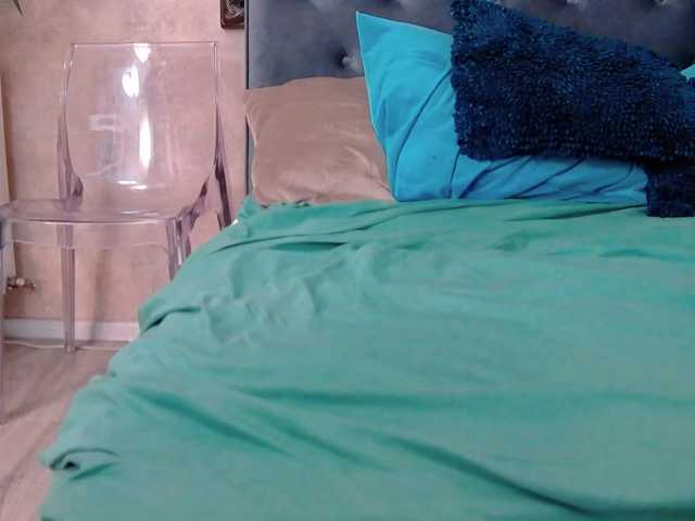 SaraElise's BongaCams show and profile