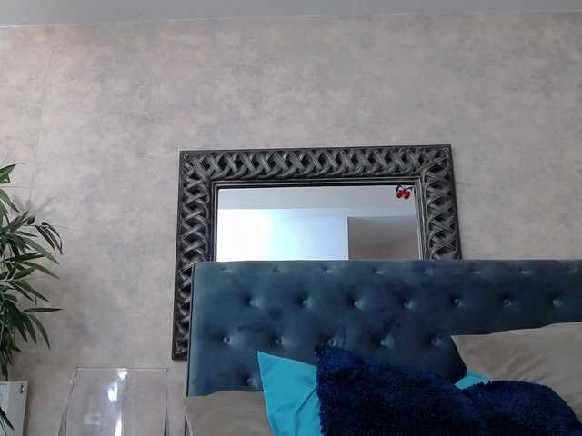 SaraElise's BongaCams show and profile