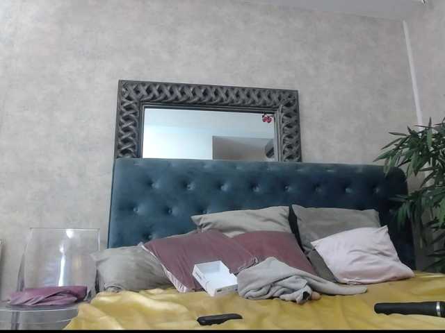 SaraElise's BongaCams show and profile