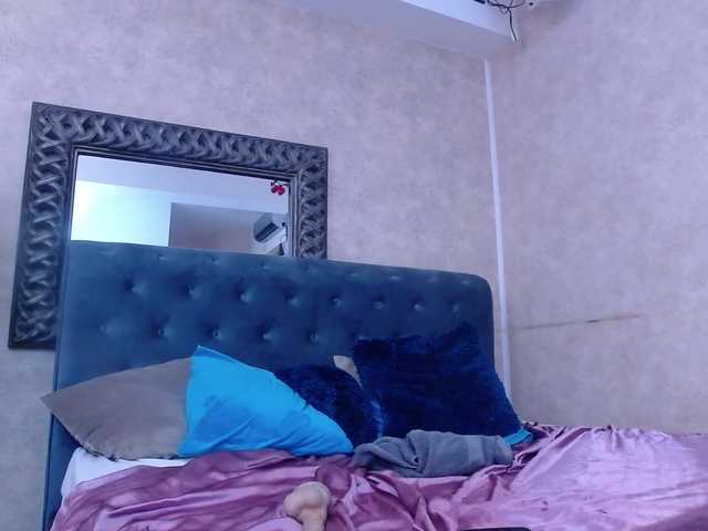 SaraElise's BongaCams show and profile