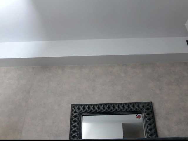 SaraElise's BongaCams show and profile