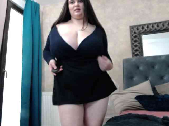SaraElise webcam