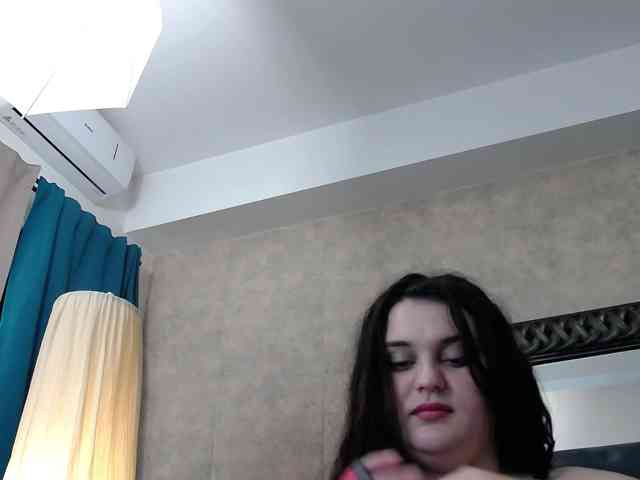 SaraElise webcam