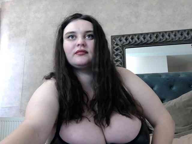 SaraElise webcam
