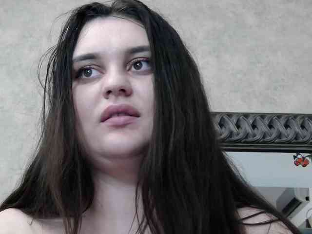 SaraElise webcam