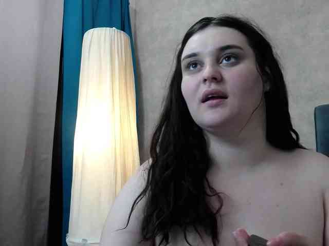 SaraElise webcam