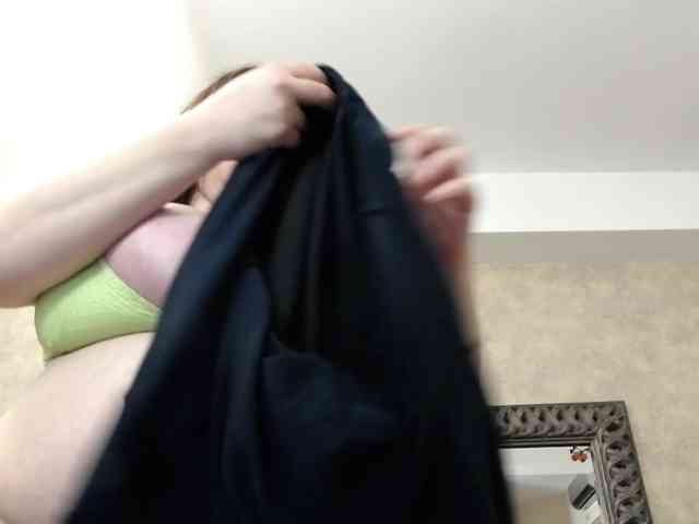 SaraElise webcam