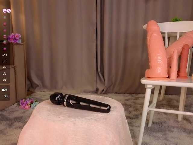 KarenLowe's BongaCams show and profile