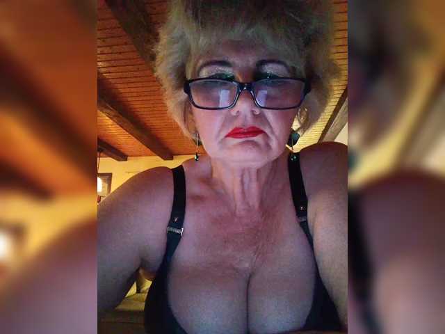 KASANDRABOLOSHKA's BongaCams show and profile