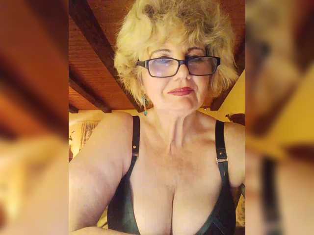 KASANDRABOLOSHKA's BongaCams show and profile