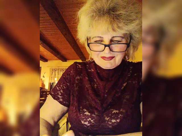 KASANDRABOLOSHKA's BongaCams show and profile