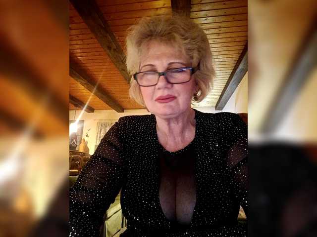 KASANDRABOLOSHKA's BongaCams show and profile