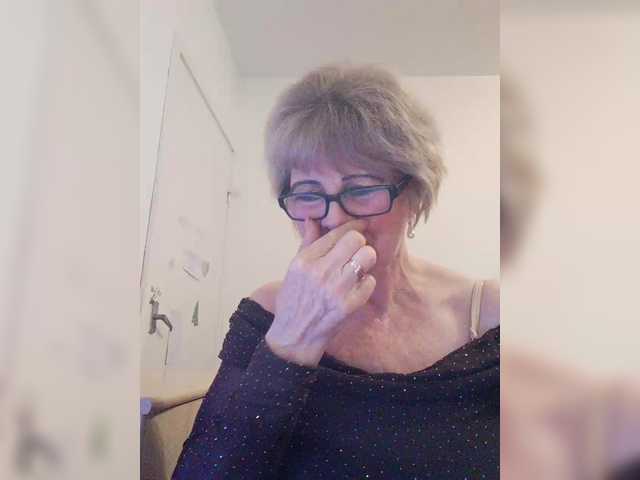 KASANDRABOLOSHKA's BongaCams show and profile