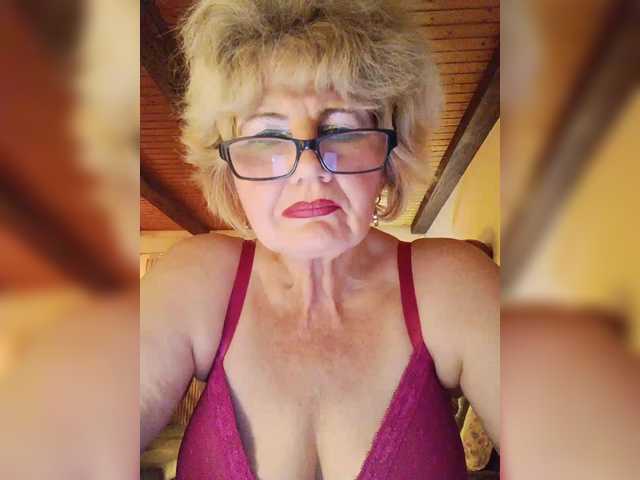 KASANDRABOLOSHKA's BongaCams show and profile