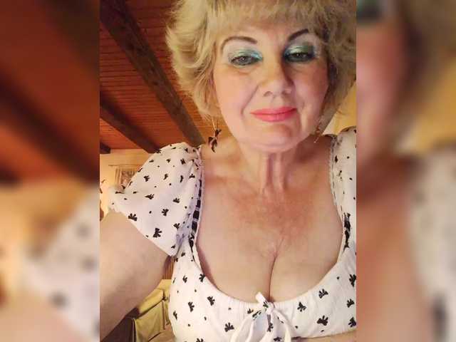 KASANDRABOLOSHKA's BongaCams show and profile