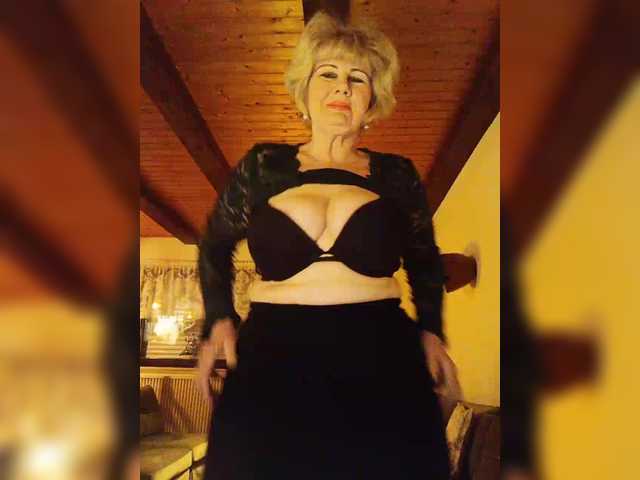 KASANDRABOLOSHKA's BongaCams show and profile
