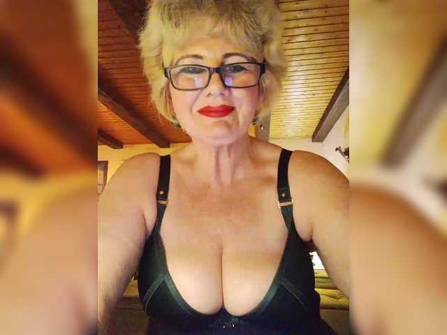 KASANDRABOLOSHKA's BongaCams show and profile