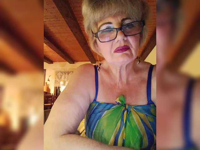 KASANDRABOLOSHKA's BongaCams show and profile