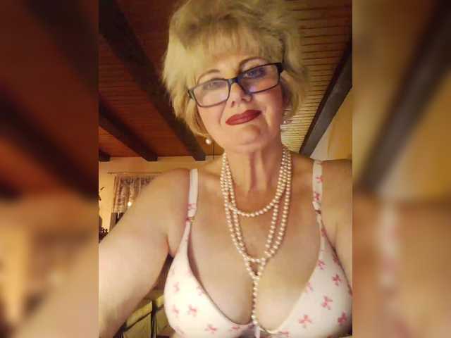 KASANDRABOLOSHKA's BongaCams show and profile