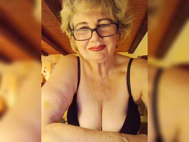 KASANDRABOLOSHKA's BongaCams show and profile