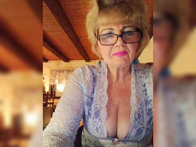 KASANDRABOLOSHKA's BongaCams show and profile