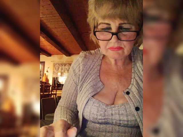 KASANDRABOLOSHKA's BongaCams show and profile