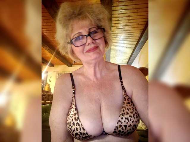 KASANDRABOLOSHKA's BongaCams show and profile