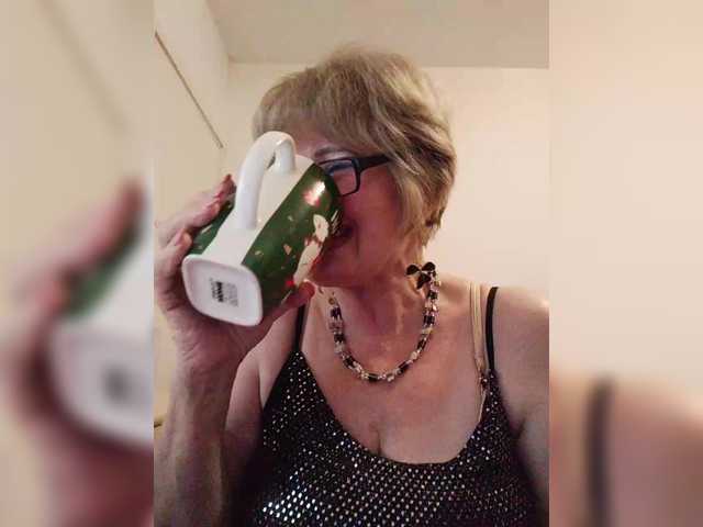 KASANDRABOLOSHKA's BongaCams show and profile