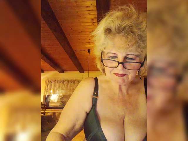 KASANDRABOLOSHKA's BongaCams show and profile