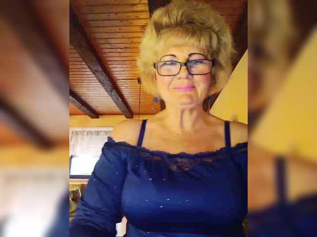 KASANDRABOLOSHKA's BongaCams show and profile