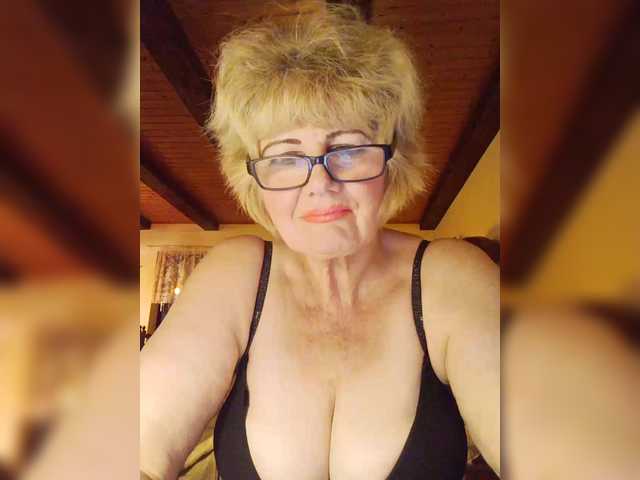 KASANDRABOLOSHKA's BongaCams show and profile