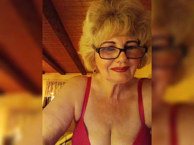 KASANDRABOLOSHKA's BongaCams show and profile