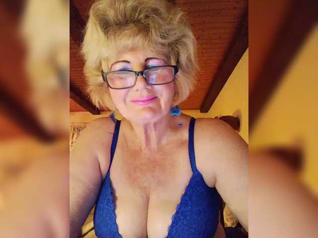 KASANDRABOLOSHKA's BongaCams show and profile