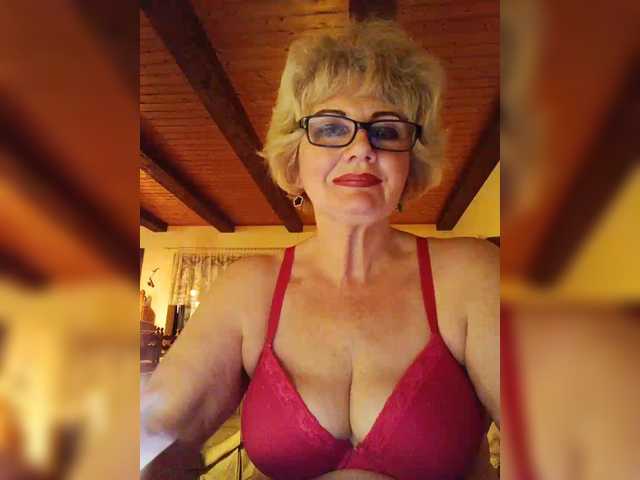 KASANDRABOLOSHKA's BongaCams show and profile